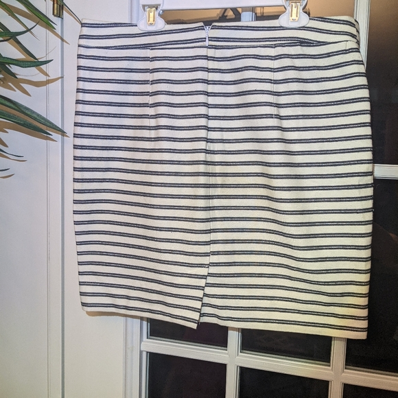 Rampage Skirt - Picture 7 of 8